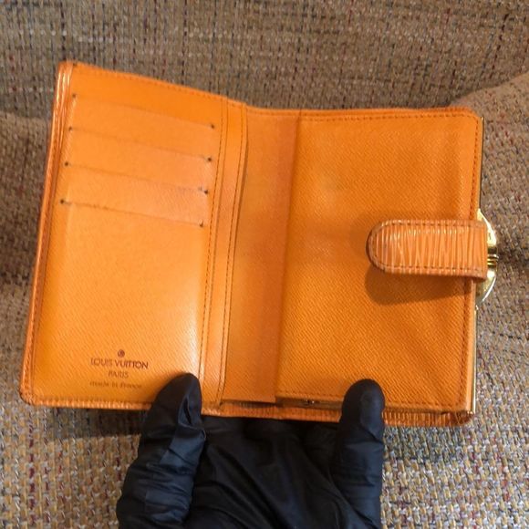 WomLOUIS VUITTON Orange EPI Porte Monnaie Viennois Bifold KissLock Wallet RARE - Picture 6 of 17